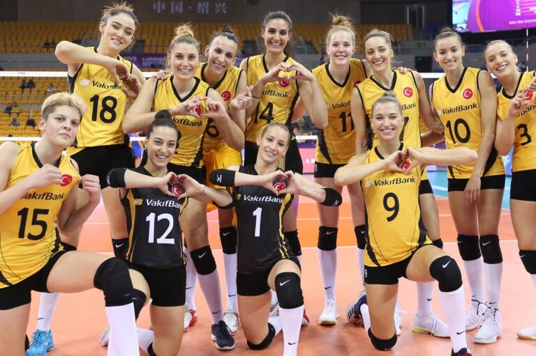 VAKIFBANK KADIN VOLEYBOL TAKIMINDAN BÜYÜK BAŞARI