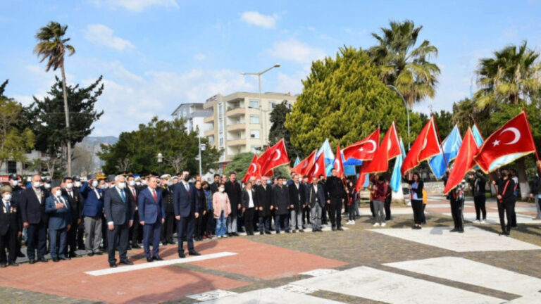 ÇANAKKALE ZAFERİNİN 107. YILI BOZYAZI’DA TÖRENLE KUTLANDI