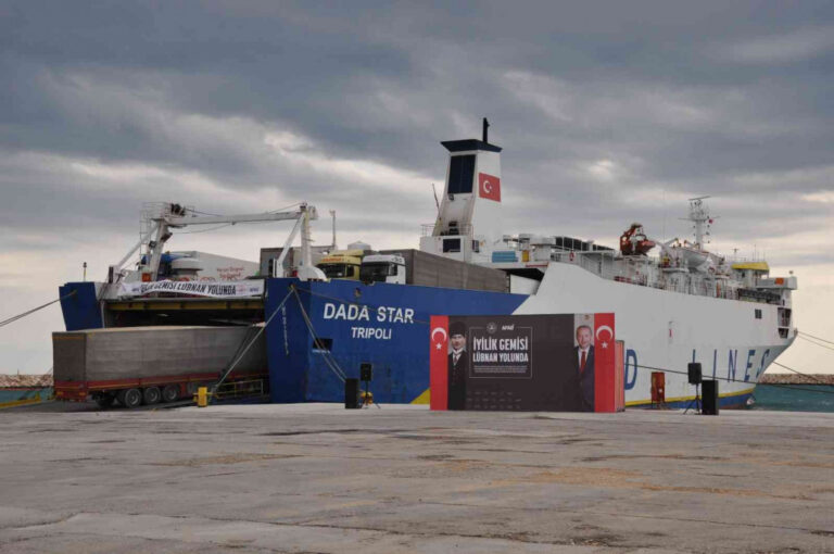 TÜRKİYE’DEN LÜBNAN’A 524 TON İNSANİ YARDIM GÖNDERİLDİ